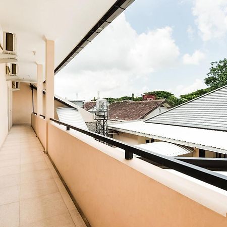 Oyo Life 3398 Griya Rm 19 Syariah Hotel Surabaya Eksteriør billede