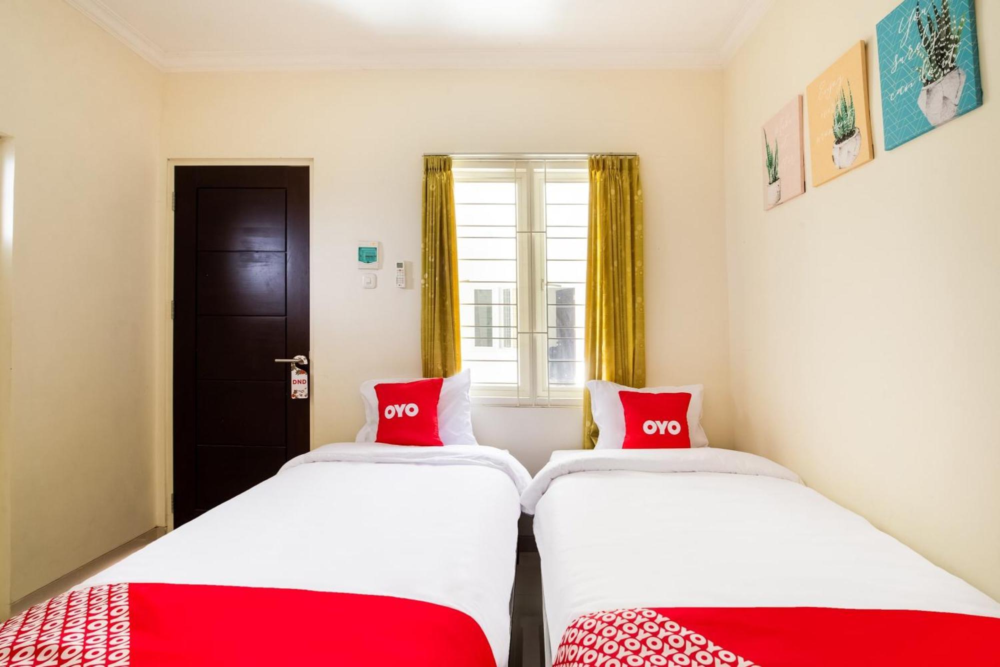Oyo Life 3398 Griya Rm 19 Syariah Hotel Surabaya Eksteriør billede