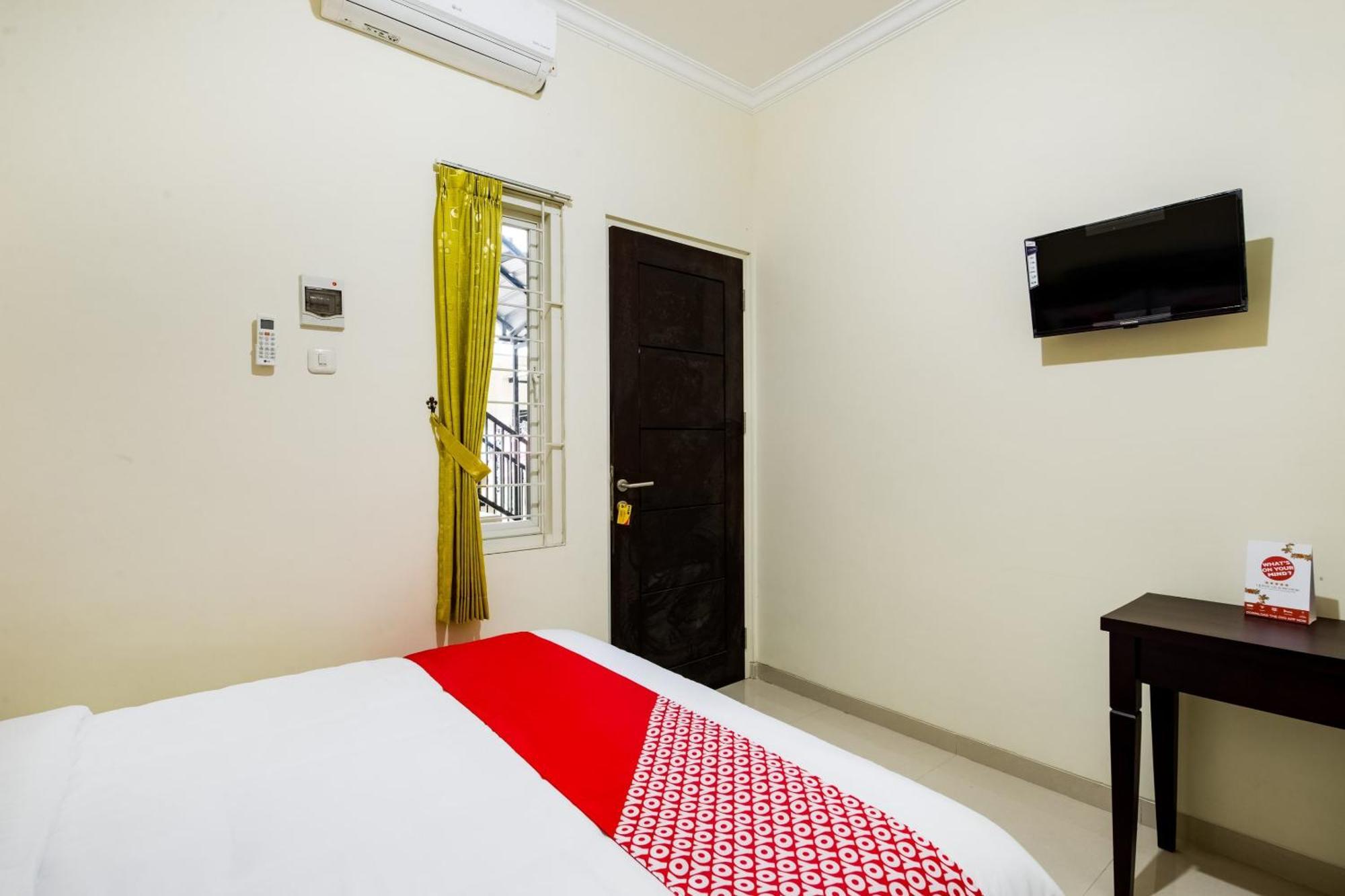 Oyo Life 3398 Griya Rm 19 Syariah Hotel Surabaya Eksteriør billede