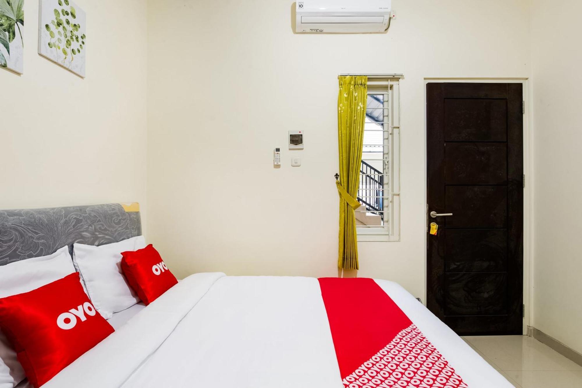 Oyo Life 3398 Griya Rm 19 Syariah Hotel Surabaya Eksteriør billede