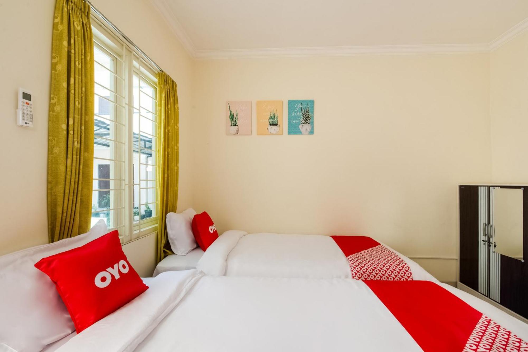 Oyo Life 3398 Griya Rm 19 Syariah Hotel Surabaya Eksteriør billede