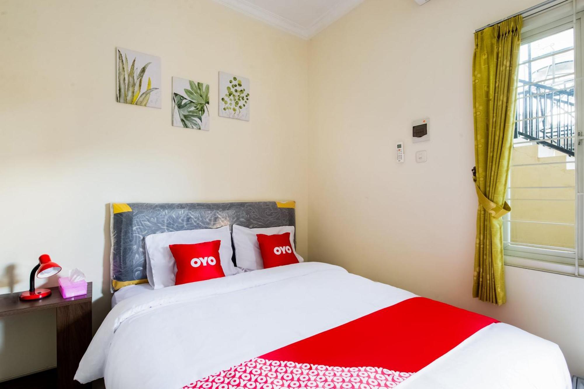 Oyo Life 3398 Griya Rm 19 Syariah Hotel Surabaya Eksteriør billede