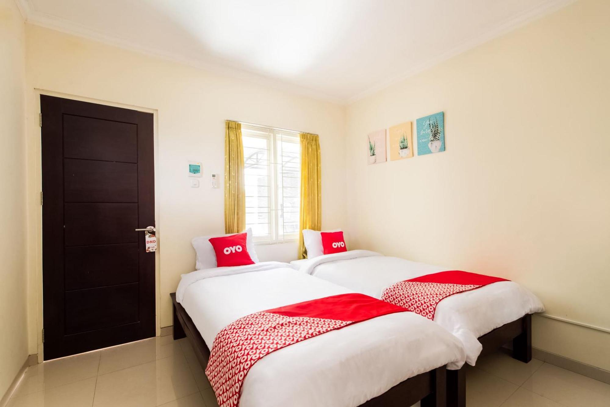 Oyo Life 3398 Griya Rm 19 Syariah Hotel Surabaya Eksteriør billede