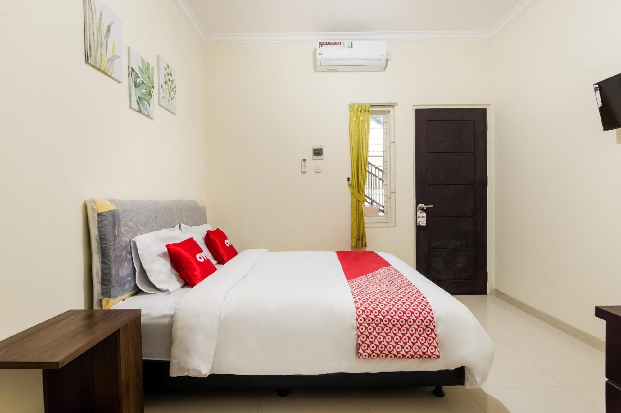 Oyo Life 3398 Griya Rm 19 Syariah Hotel Surabaya Eksteriør billede